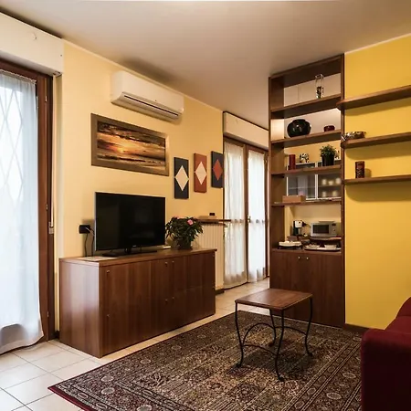 Cozy Penthouse Villa San Donato Milanese Exterior photo